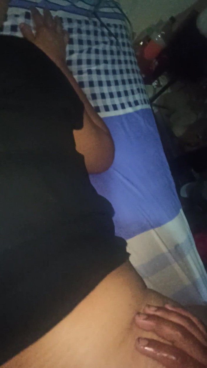 E-Alfa: Трахаю багату латину