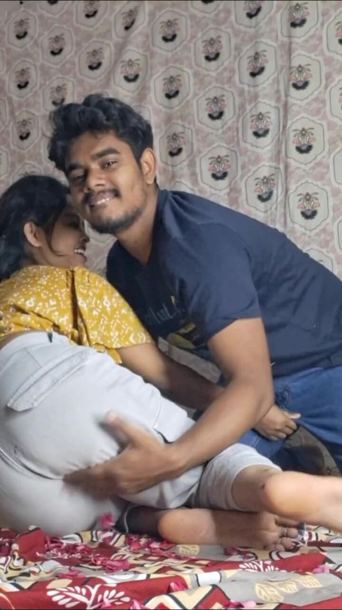Sweetsex2001: Seks Ulang Tahun Pertama India