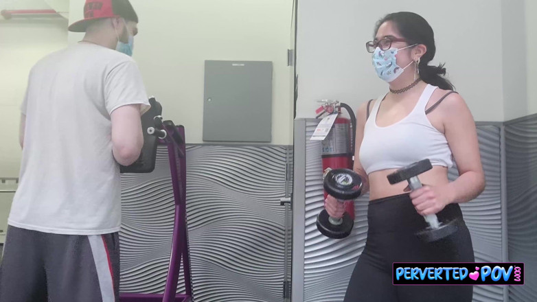 Perverted POV: Onlyfans model gets content from guy at gym