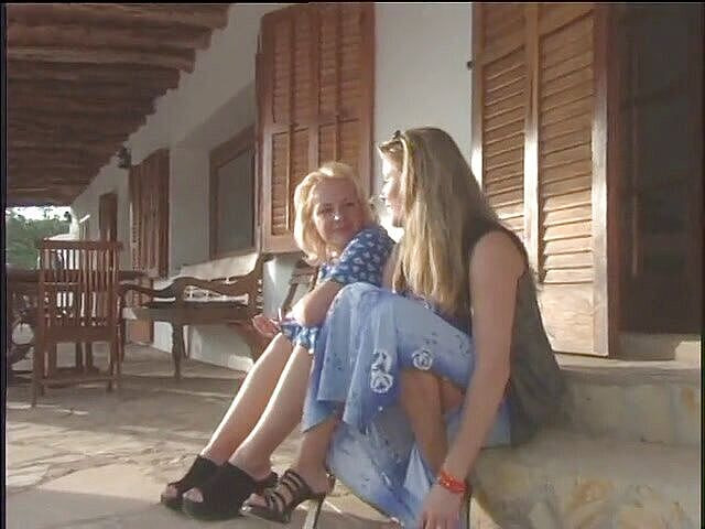 Lucky Cooch: Une fille se fait interviewer