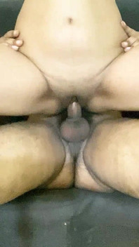 Studentessa del college scopa per la prima volta con il suo ragazzo nella stanza oyo, ragazza sexy
