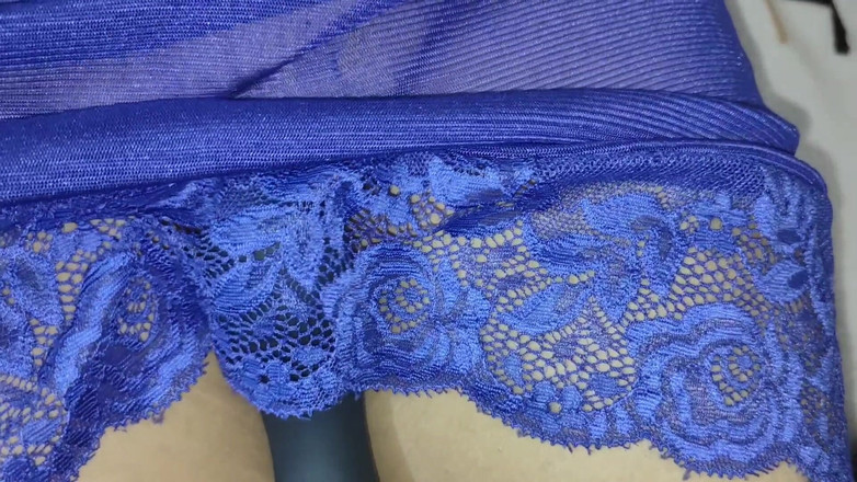 Wifeee: Hintli üvey anne Suman üvey oğlunun önünde yatakta çıplak