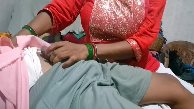 Trilokinath: Belle-sœur desi indienne, fausse affamée de bites par son demi-frère...