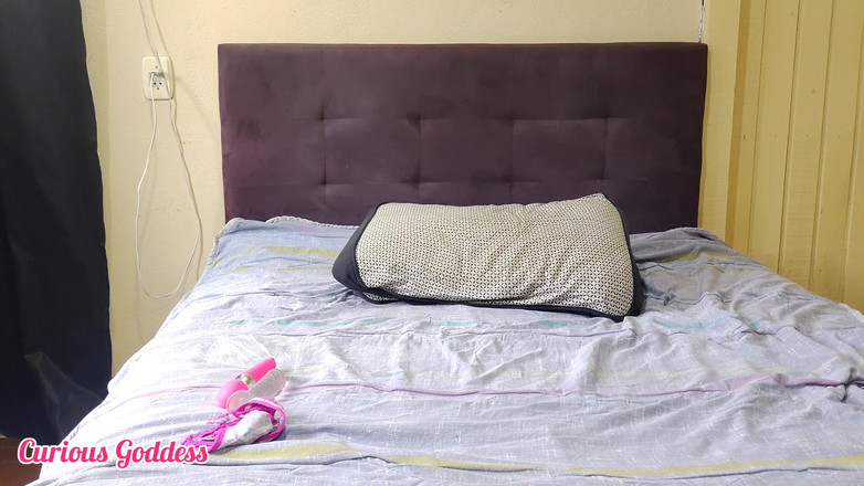 Adrian And Curious: Melancap pepek berbulu bahagian 1