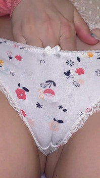继妹自慰被抓，寻求帮助