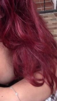 Si rambut merah menghisap saya