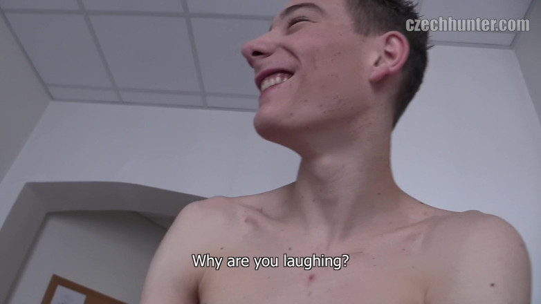 Czech Hunter: 돈을 위해 빨아주는 POV 핸잡과 자지