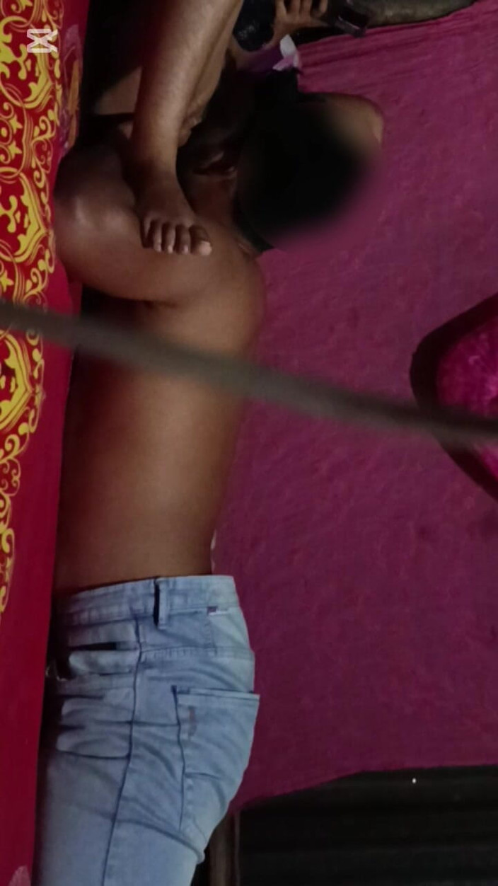 Viral: Ich habe die muschi meiner ehefrau gelutscht. Meine frau ist...