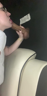 Sluttybritt hanterar pappas stora svarta kuk