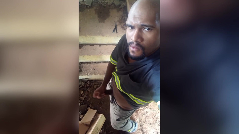 TheBlacKHunterr: На лестнице здания удар