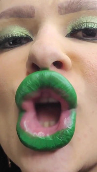 Yeşil minty ruj parlak pouty öpüyor 1080 fhd