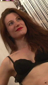 Roșcata franceză este linsă în pizdă
