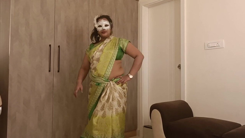 Spandana_Sweety: BBW Masturbates