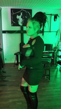 Pasangan lesbian didominasi sama domina dark