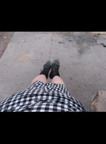 BBW nurse Vicki adventures with friends: Hog Warts Jumper dan Crazy Spike Boots di taman tempatan...