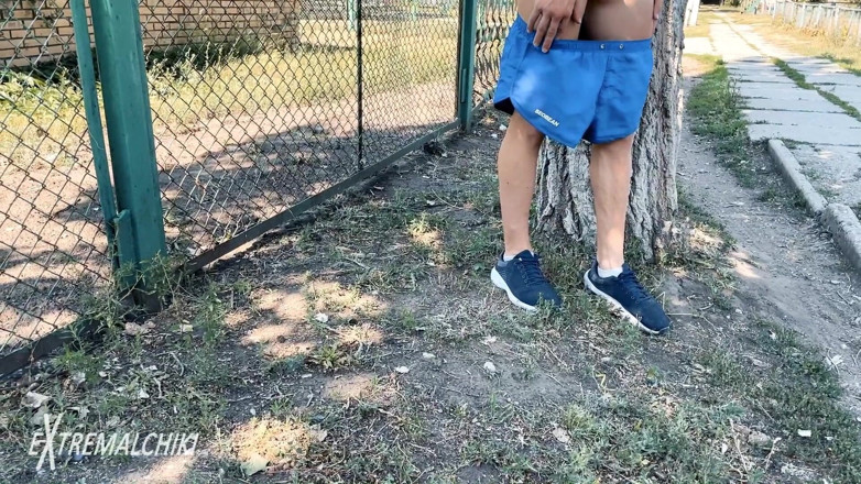Extremalchiki: Twink wank near his college