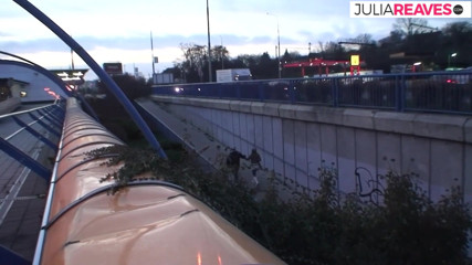 My German Amateurs: Pelacur sange dientot buru-buru di bawah jembatan