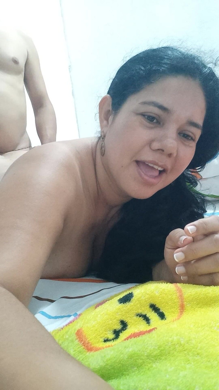 Valkyrie and Luigy Couple: Moja dziewczyna jest uległą dziwką, uwielbia seks analny, głębokie gardło,...