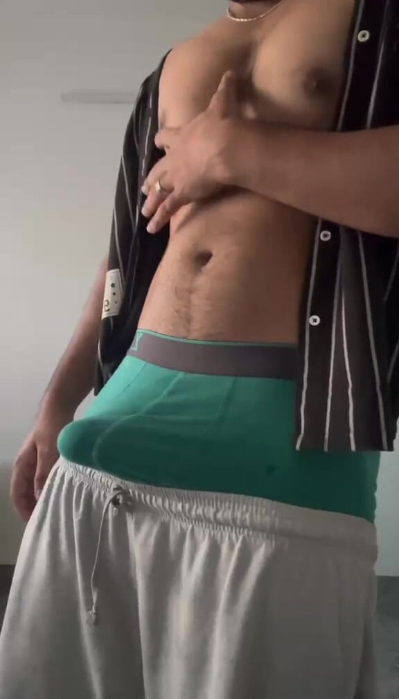 Rent a gay productions: Nadržená indická Twink se připravuje na grindr tátu, secret wank &amp;...