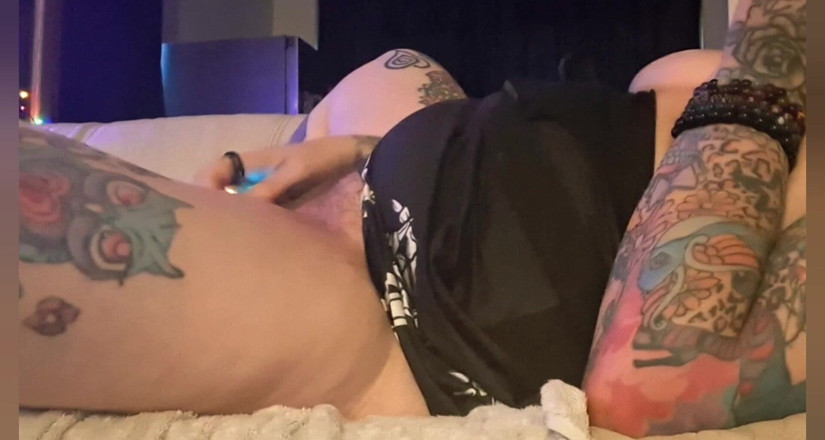 Gothcouple: Setidaknya 3 orgasme berturut-turut!