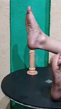 Yalınayak Cadı Dildo 2