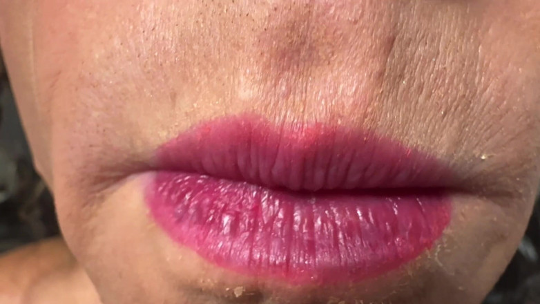 Kandylegsxxx: Недбала богиня ковтає: мій рот - твоя бурпова в'язниця