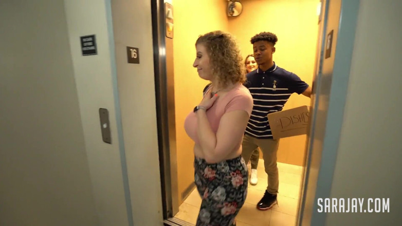 Sara Jay: Sara Jay fucks her new neighbor with hot ass Hollywood...