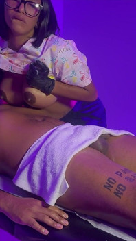 Massage Khiêu Dâm Với Kết Thúc Có Hậu!