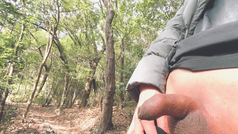 hueikun: Un ragazzo con un piccolo prepuzio fa pipì un enorme...