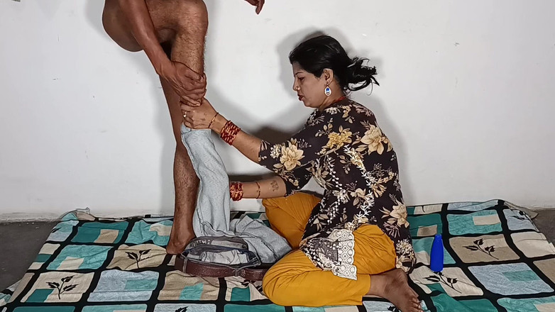 Desi Bhabhi Neha: Máy bay bà già nóng bỏng hưng phấn yêu cầu...