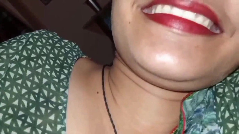 Janvibhabhii: Moje roztomilá nevlastní sestra mě pozvala na šukání, když byla sama...