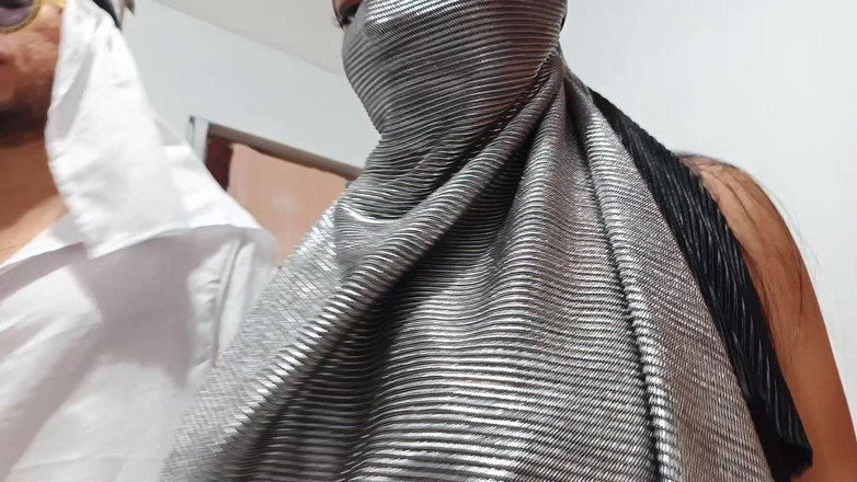 NEGRITA SEXY: Chiede allo sceicco arabo di passare più tempo