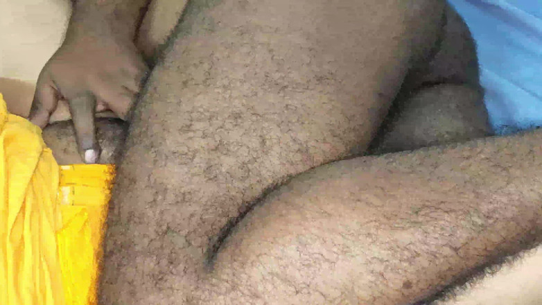 Desistar: Trovo la mia matrigna arrapata nella stanza porno in india