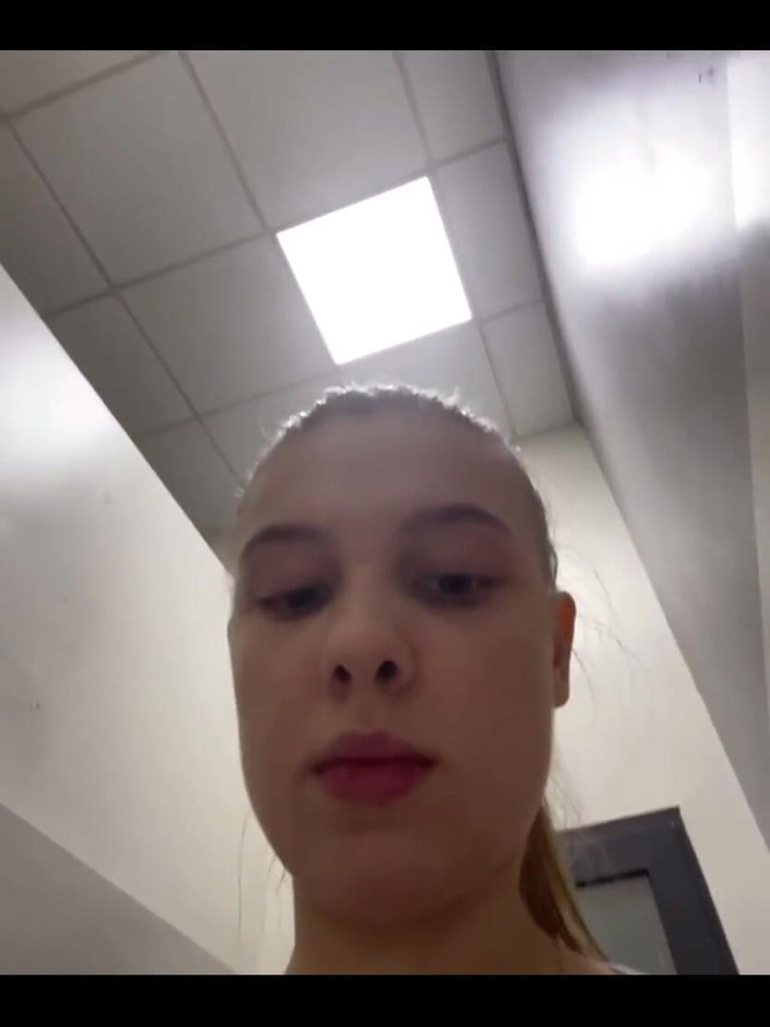 JuiceLussie: Extrémní anální masturbace