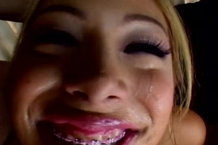 Lovers Of Vintage: Blond asiatisk hora äter sperma efter grov analsex