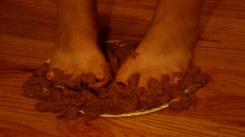Sexy Amateurz: Dog food crushing