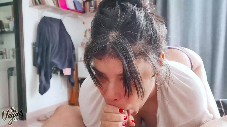 Selena Vega: Miluji dávat hlavu ... a ukazuje to