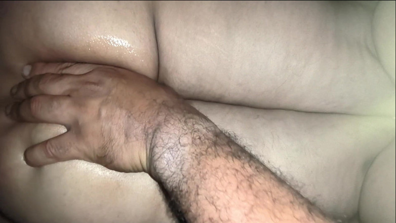 Moroccancouple: चूत में ऊँगली करना मालिश असली जोड़ा मेरी पत्नी की चूत चोदता है