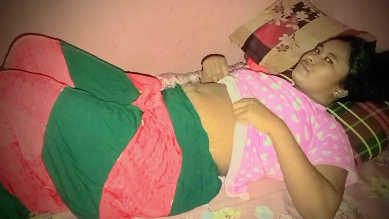 Riyamoni: ईद की छुट्टियों पर मुझे घर पर अपनी पत्नी से प्यार हुआ। वह मेरे साथ सेक्स करना पसंद करती है
