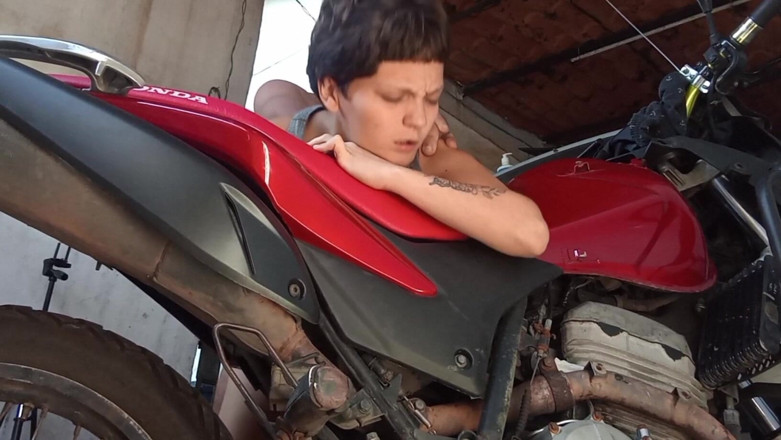 Bebes vagabundas: I Put the to Suck in the Garage While My...