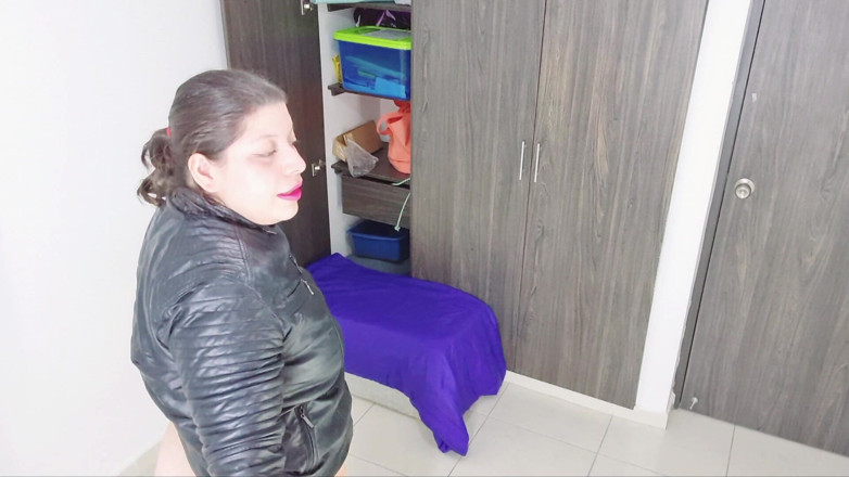 Alice H: Prohlídka domu s rozpačitým zadkem