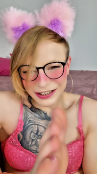 Sissy Sucks Her Feet