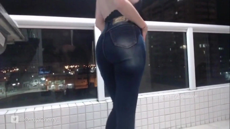 Electra Dominica: A hot girl taking off her perfect body jeans