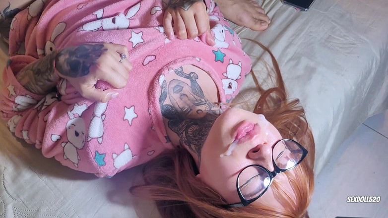 Sexdoll520: शरारती रेडहेड में गहरा ओरल सेक्स होता है और जब तक वह मुश्किल से चोदता है...