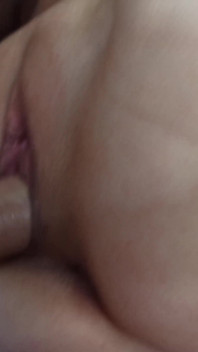 Milfs tajta fitta tog in het sperma