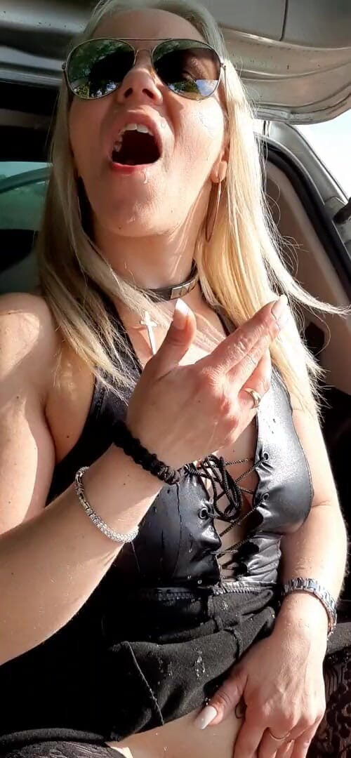 Street porn reality: The pissing road 02