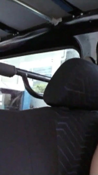 Remaja Jepun dirakam melancap hingga orgasme di dalam kereta