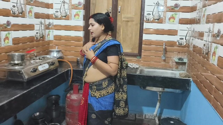 Sona bhabhi: Hot Indian MILF Maid Wife Is Seducing and Fucking Hard,...