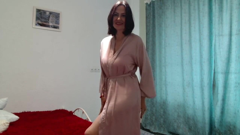 ANGELA_LADY: Трахнув її волохату пизду і показує всім мокру дірку з широко розставленими ногами