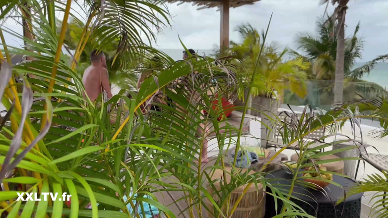 XXLTVFR: Friends Without Boundaries: the Vacation Orgy